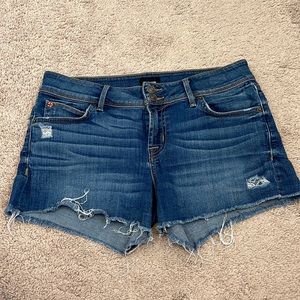 Hudson ‘Croxley Mid Thigh’ jean short with raw hem